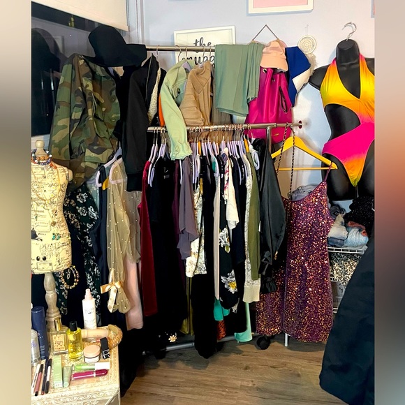 💟LIKE TO BE NOTIFIED FOR POSH SHOWS💟 - Picture 6 of 8